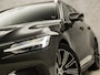 Volvo V60 2.0 T8 Twin Engine AWD R-Design 392Pk Automaat (PANORAMADAK, STOELVENTILATIE, HEAD-UP DISPLAY, MEMORY SEATS, MASSAGE, CAMERA, GETINT GLAS, TREKHAAK, APPLE CARPLAY, NIEUWE APK, NIEUWSTAAT)