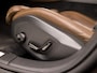Volvo V60 2.0 T8 Twin Engine AWD R-Design 392Pk Automaat (PANORAMADAK, STOELVENTILATIE, HEAD-UP DISPLAY, MEMORY SEATS, MASSAGE, CAMERA, GETINT GLAS, TREKHAAK, APPLE CARPLAY, NIEUWE APK, NIEUWSTAAT)