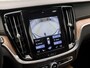 Volvo V60 2.0 T8 Twin Engine AWD R-Design 392Pk Automaat (PANORAMADAK, STOELVENTILATIE, HEAD-UP DISPLAY, MEMORY SEATS, MASSAGE, CAMERA, GETINT GLAS, TREKHAAK, APPLE CARPLAY, NIEUWE APK, NIEUWSTAAT)