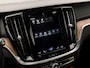 Volvo V60 2.0 T8 Twin Engine AWD R-Design 392Pk Automaat (PANORAMADAK, STOELVENTILATIE, HEAD-UP DISPLAY, MEMORY SEATS, MASSAGE, CAMERA, GETINT GLAS, TREKHAAK, APPLE CARPLAY, NIEUWE APK, NIEUWSTAAT)