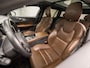 Volvo V60 2.0 T8 Twin Engine AWD R-Design 392Pk Automaat (PANORAMADAK, STOELVENTILATIE, HEAD-UP DISPLAY, MEMORY SEATS, MASSAGE, CAMERA, GETINT GLAS, TREKHAAK, APPLE CARPLAY, NIEUWE APK, NIEUWSTAAT)