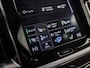 Volvo V60 2.0 T8 Twin Engine AWD R-Design 392Pk Automaat (PANORAMADAK, STOELVENTILATIE, HEAD-UP DISPLAY, MEMORY SEATS, MASSAGE, CAMERA, GETINT GLAS, TREKHAAK, APPLE CARPLAY, NIEUWE APK, NIEUWSTAAT)