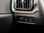 Volvo V60 2.0 T8 Twin Engine AWD R-Design 392Pk Automaat (PANORAMADAK, STOELVENTILATIE, HEAD-UP DISPLAY, MEMORY SEATS, MASSAGE, CAMERA, GETINT GLAS, TREKHAAK, APPLE CARPLAY, NIEUWE APK, NIEUWSTAAT)