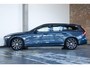 Volvo V60 2.0 T6 Plug-in hybrid AWD Plus Dark | Elektrische wegklapbare trekhaak | Adaptive Cruise Control | 360° Parkeercamera | Stoelverwarming | Stuurwielverwarming | Harman Kardon Premium Audio | Google infotainment | Longe Range