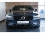 Volvo V60 2.0 T6 Plug-in hybrid AWD Plus Dark | Elektrische wegklapbare trekhaak | Adaptive Cruise Control | 360° Parkeercamera | Stoelverwarming | Stuurwielverwarming | Harman Kardon Premium Audio | Google infotainment | Longe Range