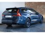 Volvo V60 2.0 T6 Plug-in hybrid AWD Plus Dark | Elektrische wegklapbare trekhaak | Adaptive Cruise Control | 360° Parkeercamera | Stoelverwarming | Stuurwielverwarming | Harman Kardon Premium Audio | Google infotainment | Longe Range