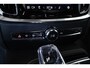 Volvo V60 2.0 T6 Plug-in hybrid AWD Plus Dark | Elektrische wegklapbare trekhaak | Adaptive Cruise Control | 360° Parkeercamera | Stoelverwarming | Stuurwielverwarming | Harman Kardon Premium Audio | Google infotainment | Longe Range
