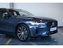 Volvo V60 2.0 T6 Plug-in hybrid AWD Plus Dark | Elektrische wegklapbare trekhaak | Adaptive Cruise Control | 360° Parkeercamera | Stoelverwarming | Stuurwielverwarming | Harman Kardon Premium Audio | Google infotainment | Longe Range