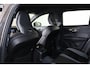 Volvo V60 T6 Recharge AWD Plus Dark - IntelliSafe Assist & Surround - 360º Camera - Harman/Kardon audio - Verwarmde voorstoelen, stuur & achterbank - Parkeersensoren voor & achter - Elektr. bedienb. voorstoelen met geheugen - Elektr. inklapbare trekhaak - 18' LMV