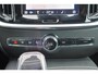 Volvo V60 T6 Recharge AWD Plus Dark - IntelliSafe Assist & Surround - 360º Camera - Harman/Kardon audio - Verwarmde voorstoelen, stuur & achterbank - Parkeersensoren voor & achter - Elektr. bedienb. voorstoelen met geheugen - Elektr. inklapbare trekhaak - 18' LMV