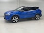 Nissan Qashqai 1.3 MHEV Xtronic Tekna Plus / Eerste Eigenaar / Dealer Onderhouden / Afneembare Trekhaak 1800 KG / Lederen Bekleding / Bose Audio / Navigatie / Panoramadak / 360 Graden Camera / Elektrische Kofferbak / Elektrisch Verstelbare Stoel met Geheugen /