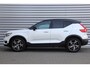Volvo XC40 1.5 T5 RECHARGE 263PK R-DESIGN AUTOMAAT / NAVI / LEDER / CLIMA / FULL-LED / 19" LMV / PARELMOER / KEYLESS / HARMAN KARDON / PANO. DAK / ADAPT. CRUISE / 1E EIGENAAR / NIEUWSTAAT !!