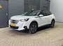 Peugeot e-2008 EV Allure Pack 50 kWh | Stoel+Voorruitverwarming | Apple Carplay | Getint Glas | 17 Inch | Keyless