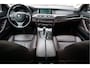BMW 5-Serie Touring 535xi Luxury Edition Individual (AWD) Panorama | Adaptive + Lane + HUD | Trekhaak | Memory + 4x verwarming + ventilatie | Premium audio | Night vision | Dealer onderhouden |