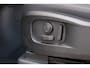 Land Rover Defender 110 P300e 110 X-Dynamic SE | HNP € 124.424,- | 6-Zits | Elec Trekhaak | Mat Groene wrap | Octa Style Velgen