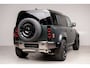 Land Rover Defender 110 P300e 110 X-Dynamic SE | HNP € 124.424,- | 6-Zits | Elec Trekhaak | Mat Groene wrap | Octa Style Velgen