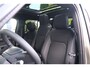 Land Rover Defender 110 P300e 110 X-Dynamic SE | HNP € 124.424,- | 6-Zits | Elec Trekhaak | Mat Groene wrap | Octa Style Velgen