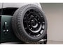 Land Rover Defender 110 P300e 110 X-Dynamic SE | HNP € 124.424,- | 6-Zits | Elec Trekhaak | Mat Groene wrap | Octa Style Velgen