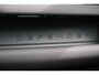 Land Rover Defender 110 P300e 110 X-Dynamic SE | HNP € 124.424,- | 6-Zits | Elec Trekhaak | Mat Groene wrap | Octa Style Velgen