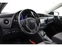 Toyota Auris 1.8 Hybrid Dynamic Ultimate | Trekhaak | Navigatie | Stoelverwarming | Keyless | Parkeersensoren voor/achter | Cruise Control | Clima | Camera | 17 inch | Rijstrooksensor | Bluetooth
