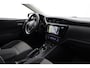 Toyota Auris 1.8 Hybrid Dynamic Ultimate | Trekhaak | Navigatie | Stoelverwarming | Keyless | Parkeersensoren voor/achter | Cruise Control | Clima | Camera | 17 inch | Rijstrooksensor | Bluetooth