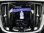 Volvo V60 2.0 T8 Plug-in hybrid AWD Ultimate Dark | Long Range | Facelift | Bowers & Wilkens | Stoelventilatie | Massage | Panoramadak | Nappa | Trekhaak | 19-inch | Head-up display | BLIS | ACC | Apple-/Android Carplay