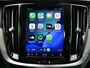 Volvo V60 2.0 T8 Plug-in hybrid AWD Ultimate Dark | Long Range | Facelift | Bowers & Wilkens | Stoelventilatie | Massage | Panoramadak | Nappa | Trekhaak | 19-inch | Head-up display | BLIS | ACC | Apple-/Android Carplay