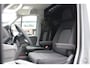 Volkswagen Crafter 30 2.0 TDI L3H3 140pk - Navigatie - DAB - Geveerde Stoel - Camera - Carplay - Rijklaar