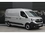 Renault Master T35 2.0 dCi 170pk L2H2 Extra - Navigatie - Camera - 270 gr deuren - Parkeersensoren - Draadloos laden - Rijklaar
