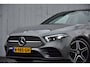 Mercedes-Benz A-klasse 180 Business Solution AMG | Pano-dak | Sfeerverlichting | Camera | NL-Auto |
