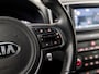 Kia Sportage 1.6 GDI DynamicLine (APPLE CARPLAY, NAVIGATIE, LEDER, STUUR/STOELVERWARMING, GETINT GLAS, SPORTSTOELEN, CAMERA, CRUISE, NIEUWE APK, NIEUWSTAAT)