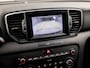 Kia Sportage 1.6 GDI DynamicLine (APPLE CARPLAY, NAVIGATIE, LEDER, STUUR/STOELVERWARMING, GETINT GLAS, SPORTSTOELEN, CAMERA, CRUISE, NIEUWE APK, NIEUWSTAAT)
