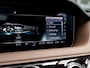 Mercedes-Benz S-klasse AMG 63 4Matic+ Lang Premium Plus / Panoramadak/ Burmester/ Entertainment achter/ DISTRONIC/ Smaragdgroen/ Bruin interieur