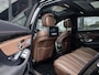 Mercedes-Benz S-klasse AMG 63 4Matic+ Lang Premium Plus / Panoramadak/ Burmester/ Entertainment achter/ DISTRONIC/ Smaragdgroen/ Bruin interieur