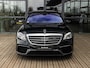 Mercedes-Benz S-klasse AMG 63 4Matic+ Lang Premium Plus / Panoramadak/ Burmester/ Entertainment achter/ DISTRONIC/ Smaragdgroen/ Bruin interieur