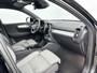 Volvo XC40 T4 Recharge Plus Dark | 18" Allseason | Trekhaak | Elektr. verst. Stoelen | Harman Kardon | Adaptieve Cruise | BLIS | Stoel/Stuurverwarming | Keyless | Parkeercamera