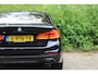 BMW 5-Serie 520d xDrive M-SPORT | ADAPTIVE CRUISE | MEMORY SEATS | HEAD-UP | DODE HOEK DETECTIE | STOEL + STUUR VERWARMING | 19'' LMV | ALCANTARA SPORT STOELEN | PRACHTIGE STAAT!