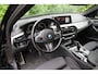 BMW 5-Serie 520d xDrive M-SPORT | ADAPTIVE CRUISE | MEMORY SEATS | HEAD-UP | DODE HOEK DETECTIE | STOEL + STUUR VERWARMING | 19'' LMV | ALCANTARA SPORT STOELEN | PRACHTIGE STAAT!