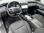 Hyundai Tucson 1.6 T-GDI HEV Comfort Smart Automaat / Dealer onderhouden / Afneembare trekhaak 1.650 kg / Elektrische klep / Adaptieve CC / Stuur- & stoelverwarming  / Navigatie / Camera / Apple Carplay Android / 19" LM + all season banden /