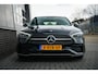 Mercedes-Benz C-klasse 180 AMG Line Adapt.Cruise/ 360-cam/ Led-koplamp/ Elek.Stoel/ Stoelverw./ Sfeerverl./ MBUX/ 20''LMV