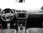 Volkswagen Tiguan 1.5 TSI R-Line Business+ automaat | Apple carplay | Navigatie | Achteruitrij camera | Parkeersensoren voor en achter | Warmtewerende voorruit| Cruise control adaptief |