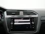 Volkswagen Tiguan 1.5 TSI R-Line Business+ automaat | Apple carplay | Navigatie | Achteruitrij camera | Parkeersensoren voor en achter | Warmtewerende voorruit| Cruise control adaptief |