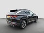 Hyundai Tucson 1.6 T-GDI 265pk PHEV Premium 4WD (299,- p/m Demo Deal!) | Leder | Carplay | Climate | Keyless | Navigatie | Elek. Klep | Full - Led | 360 Camera | KRELL Audio | Elek. Stoelen | 19" Lichtmetaal | Winterpakket | Stoelventilatie | Dodehoek Detectie