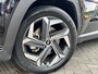 Hyundai Tucson 1.6 T-GDI 265pk PHEV Premium 4WD (299,- p/m Demo Deal!) | Leder | Carplay | Climate | Keyless | Navigatie | Elek. Klep | Full - Led | 360 Camera | KRELL Audio | Elek. Stoelen | 19" Lichtmetaal | Winterpakket | Stoelventilatie | Dodehoek Detectie