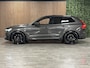 Volvo XC60 T8 AWD Recharge Ultimate Dark Heico volledig+Polestar en Vol! | Luchtvering | Bowers & Wilkins | Trekhaak | 360° Camera | 22 inch | 455pk | Head-Up Display | Adaptieve Cruise Control | Stoelverwarming voor+achter | Stuurwielverwarming | Full LED Meesturende koplampen | Pilot Assist | BLIS Dode hoek Detectie | Schuifdak | Elektrische voorstoelen geheugen | Contour Stoelen | Zitting verlenging voorstoelen | Lederen dashboard | Google Infotainment | Keyless Drive | Parkeersensoren voor+achter | Privacy Glass | Elektrisch bedienbare achterklep | DAB Radio | Apple Carplay/Android Auto | Draadloos telefoon opladen | Voorverwarming met Volvo On Call App | Platinum Grey Metallic |