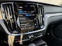 Volvo V60 T6 Plug-in hybrid AWD Ultra Dark | Panoramadak | Head-up Display | Harman Kardon | Leder | Adaptieve Cruise Control | Trekhaak |