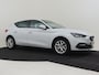SEAT Leon 1.0 eTSI 110 pk Style Business Intense 7-DSG | Achteruitrijcamera | Airco (automatisch) | Apple Carplay/Android Auto|telefoonintegratie premium