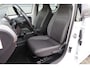 Volkswagen Up! 1.0 49kw 66pk Active Cruisecontrol , Stoelverwarming , Navi via App, Achteruitrijcamera , Parkeersensoren , DAB+ radio , Multifunctioneel stuurwiel.etc.