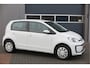 Volkswagen Up! 1.0 49kw 66pk Active Cruisecontrol , Stoelverwarming , Navi via App, Achteruitrijcamera , Parkeersensoren , DAB+ radio , Multifunctioneel stuurwiel.etc.