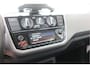 Volkswagen Up! 1.0 49kw 66pk Active Cruisecontrol , Stoelverwarming , Navi via App, Achteruitrijcamera , Parkeersensoren , DAB+ radio , Multifunctioneel stuurwiel.etc.